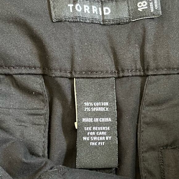Torrid Black Shorts Plus Size 18 Pockets Zip and Button Closure - Picture 3 of 5